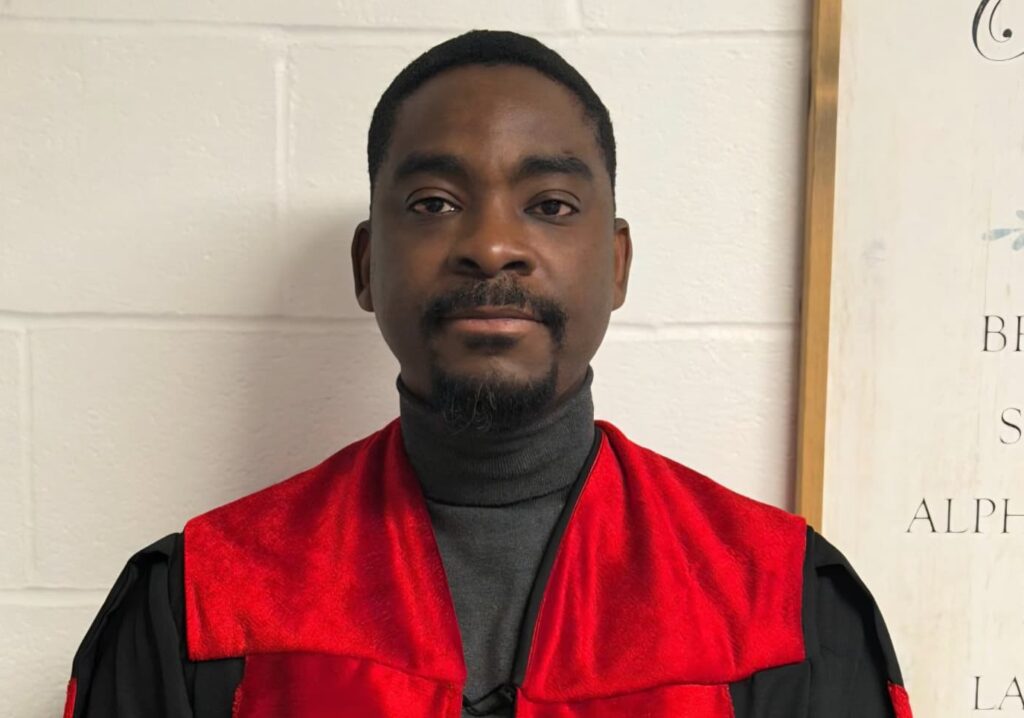 photo 2025 12 01 09 03 33